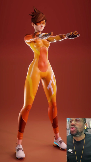 Good news media: Tracer cvičí svou děvku pro BBC