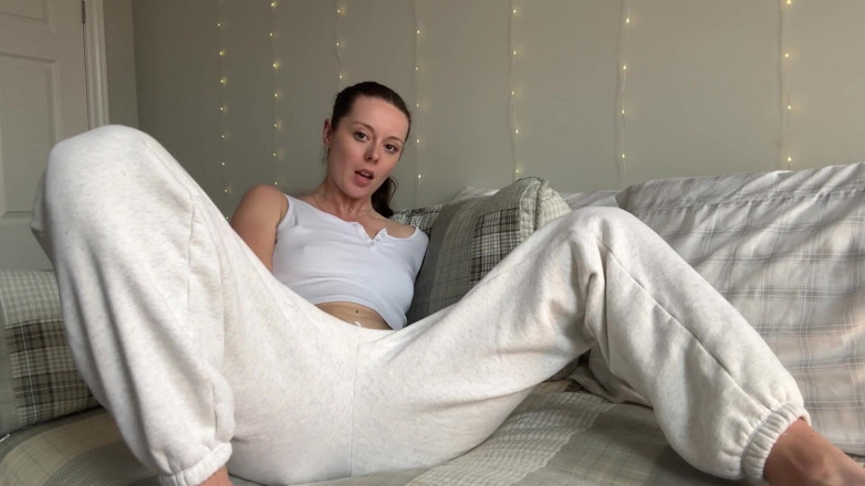 Nadia Foxx: Masturbasi dan mengerang! Cewek seksi lagi asik fingering memeknya sampai...