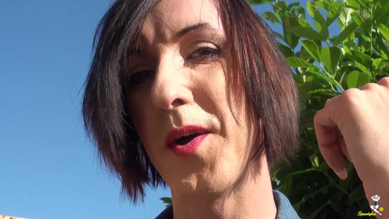 Grannies & Trannies: Lisa Heart ejaculează pentru tine după o zi ocupată