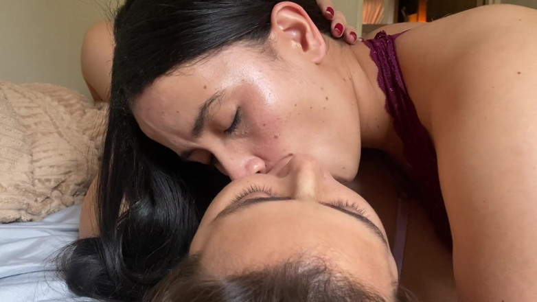 zoemelissa: ฉันดูดลิ้นยาว ๆ ของเลสเบี้ยน เธอเย็ดคอฉันลึกสุดหลอด