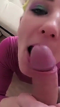 Yarak emici. Ev yapımı oral seks