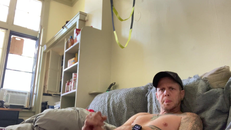 MikeyJ: Дрочу