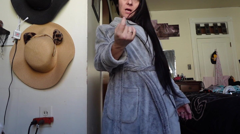 Raven Willow: Осідлала fuzzy robe tease