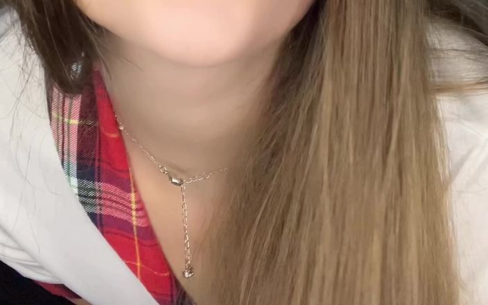 teenstep: 18 yaşındaki kız öğrenci lastik dildoyla dans ediyor ve kendini sikiyor