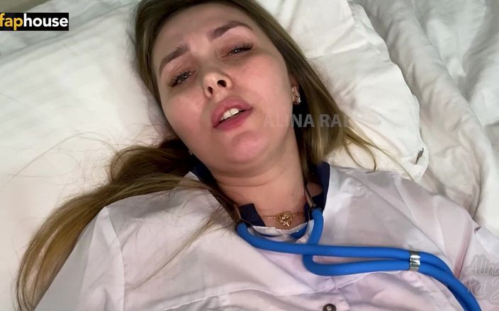 Alina Rai: Pasien klinik swasta menyetubuhi perawat yang sudah menikah di memek...