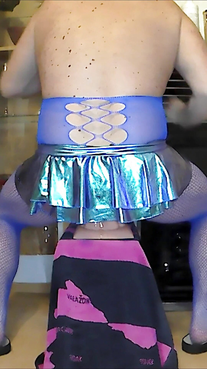 One2chris: Шлюха-кроссдрессер руйнує руйнування члена, 23032023