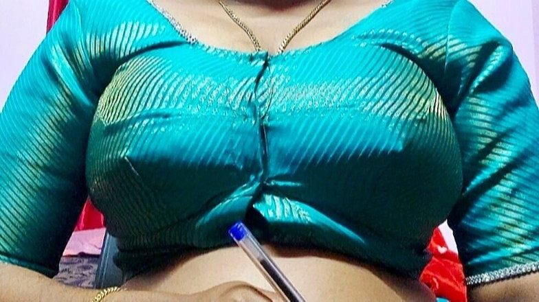 Desi Mohini: En filmregissör har utnyttjat sex av en ung kvinna.