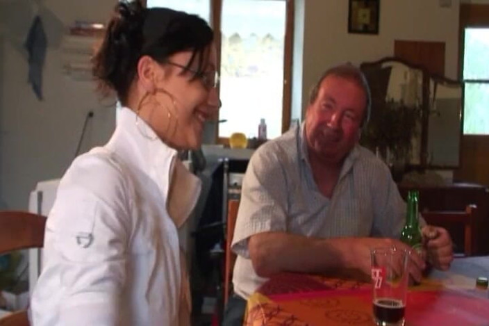 Monde Francais: La sexy miLF francese adora ricevere un cazzo duro a...