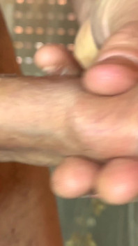 Hoy mi polla es tan dura, ¿estás lista para chuparme?