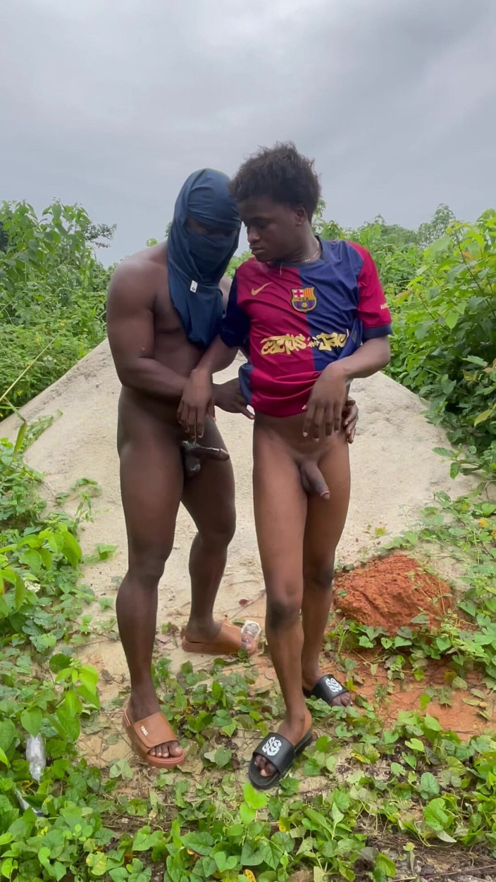 Big Hoss: Seks threesome bareback sama dua ayah bahenol dan twink