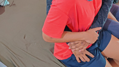 Hope Love: Pulang dari tempat kerja dan mendapati isteri jiran saya menunggu...