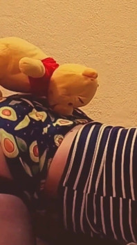 Uma milf com tesão deixa seu enteado transar com ela na bunda