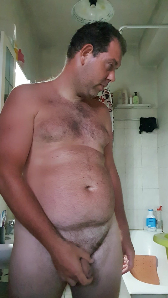 Mirko2589: Todos desnudos en el baño