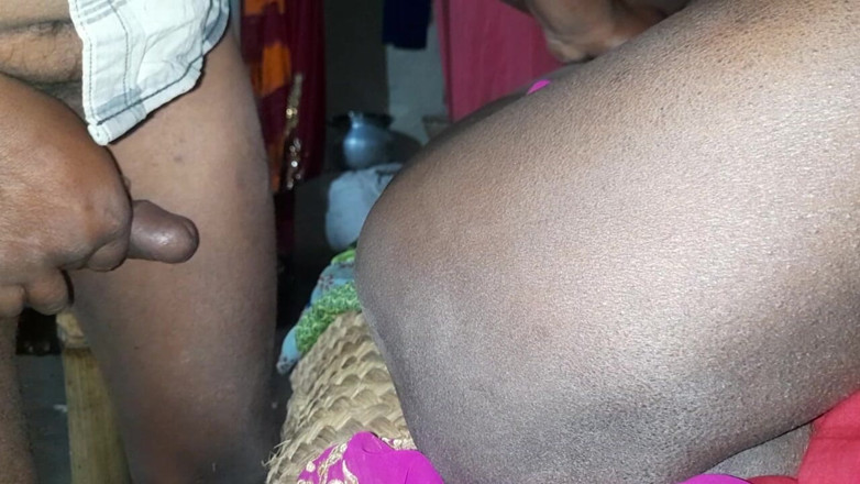 Kajal ki chut: Sangat menyeronokkan untuk meninggalkan teman wanita awak dengan kedua-dua kaki