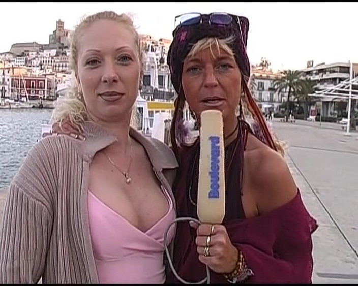 Deutsche Camgirls: このドイツのブロンドは本当に自分のアソコで遊ぶのが好きです