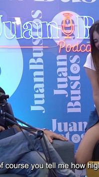 Una Piccola Troia Perde Il Controllo Mentre Cavalca La Macchina Sybian E Finisce per Tremare Con Orgasmi!