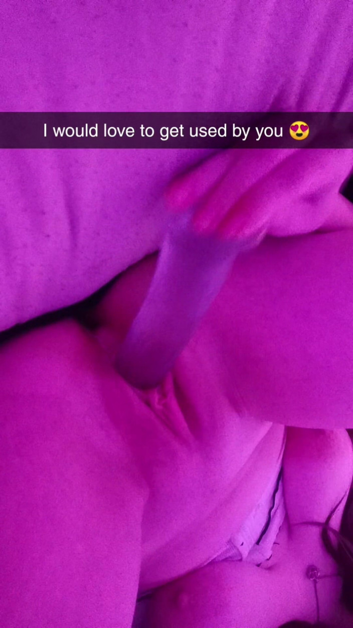 Joyliii: Joyliii Fucks a Dildo