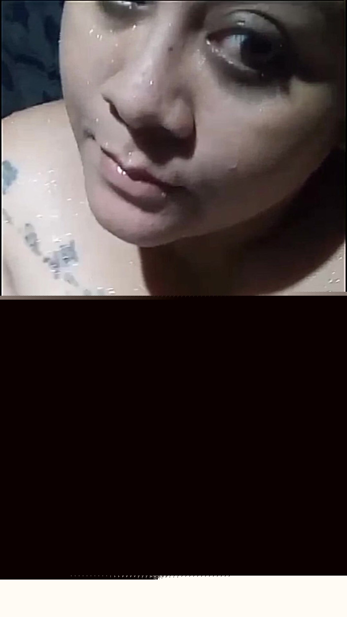 AventureGyK: Mỗi khi vợ tôi đi tắm, cô ấy gửi cho tôi một...