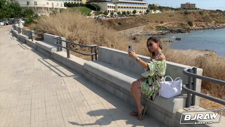 BJ Raw: 말레나의 이탈리아 치료