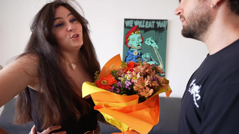 Pamsnusnu: Make-up Flowers Turned Into Make-up Sex