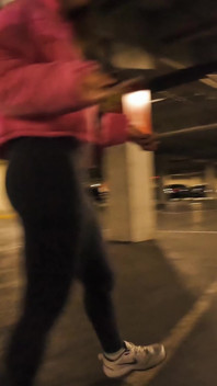 Menina chupando pau estranho no carro chupou toda a porra
