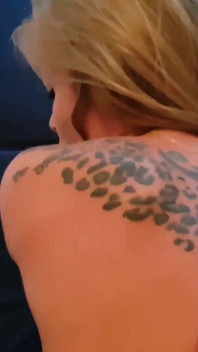 Pov Lucy Ferrero na pláži s Tina Princess