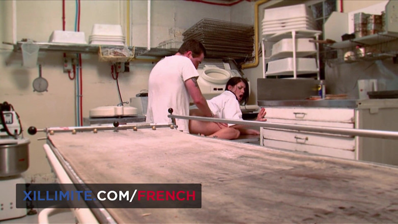 French girls at work: phrench bare stan kaale baal vaali lana Fever bekar ko...