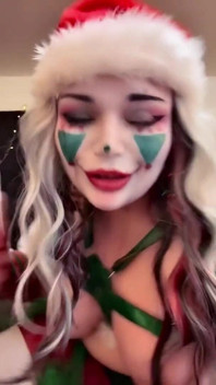 Éjacs Faciales Et Insémination Pour Le Clown De Noël