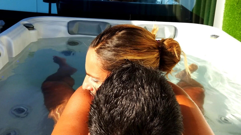 DreamStudioCouple: Heißer Whirlpool