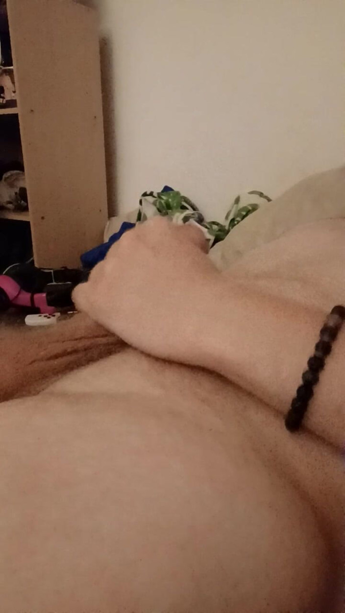 Oniasura: I and Cum on My Stomach, I Haven't Shaved