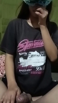 Kumare suce la bite de son ami !