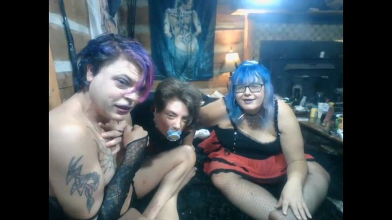House of whorrors vault of darkness: 8.15.21 Sesso translesbiano con la casa di whorrors di cis...