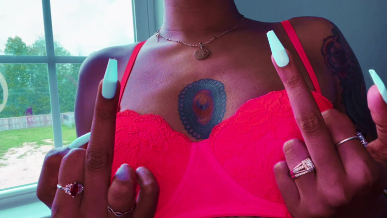 Mya Mula Goddess: Garras