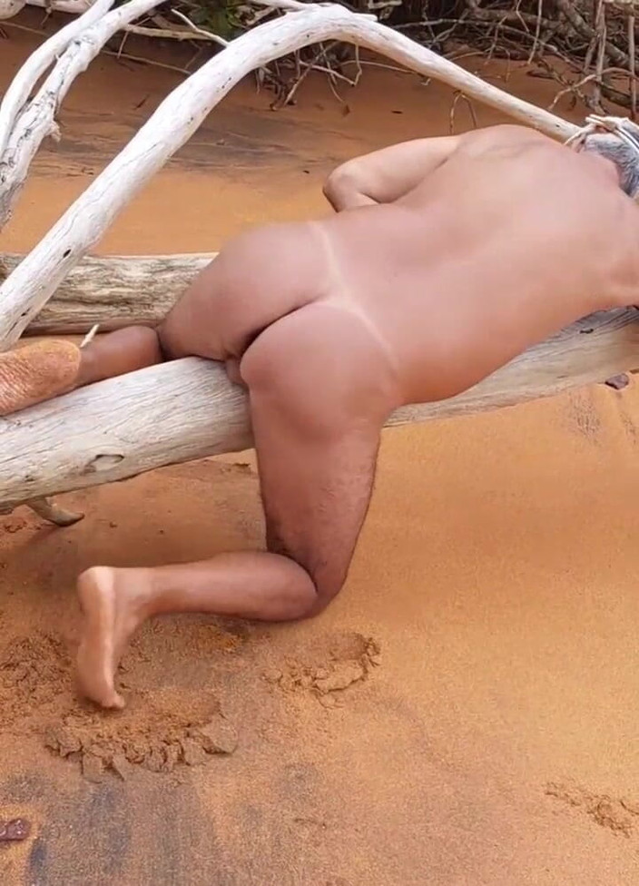 Ladysilvas: Ladysilva naakt op het strand komt mijn hete kont neuken