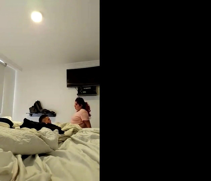 Ruxxxo18: Il mio fratellastro colombiano latina ama giocare al buio con...