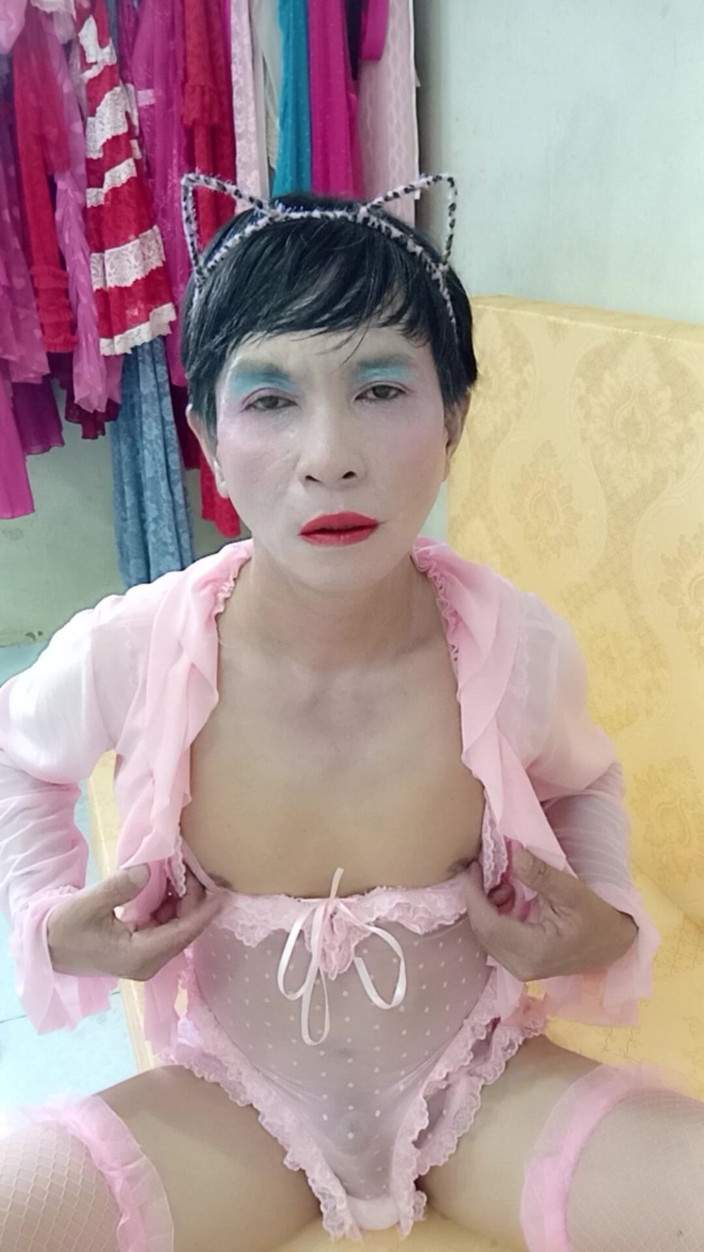 nguyen dang thien tri: Transgender draagt sexy lingerie porno bedrijft de liefde om pik...