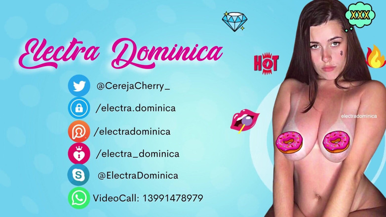 Electra Dominica: Brünette mit dessous, sexy pink, zeigt