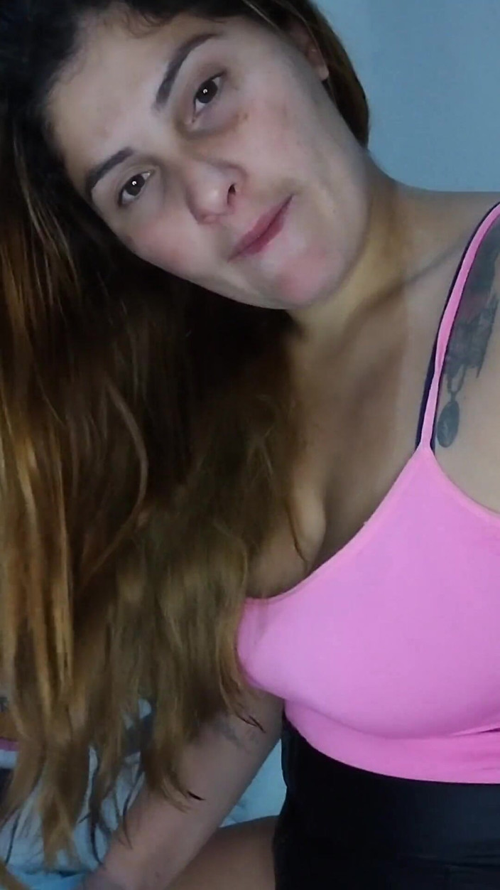 Dai Belan: 私はスカートを履いて、食べる人たちを興奮させ、瞬きをするお尻とアソコを