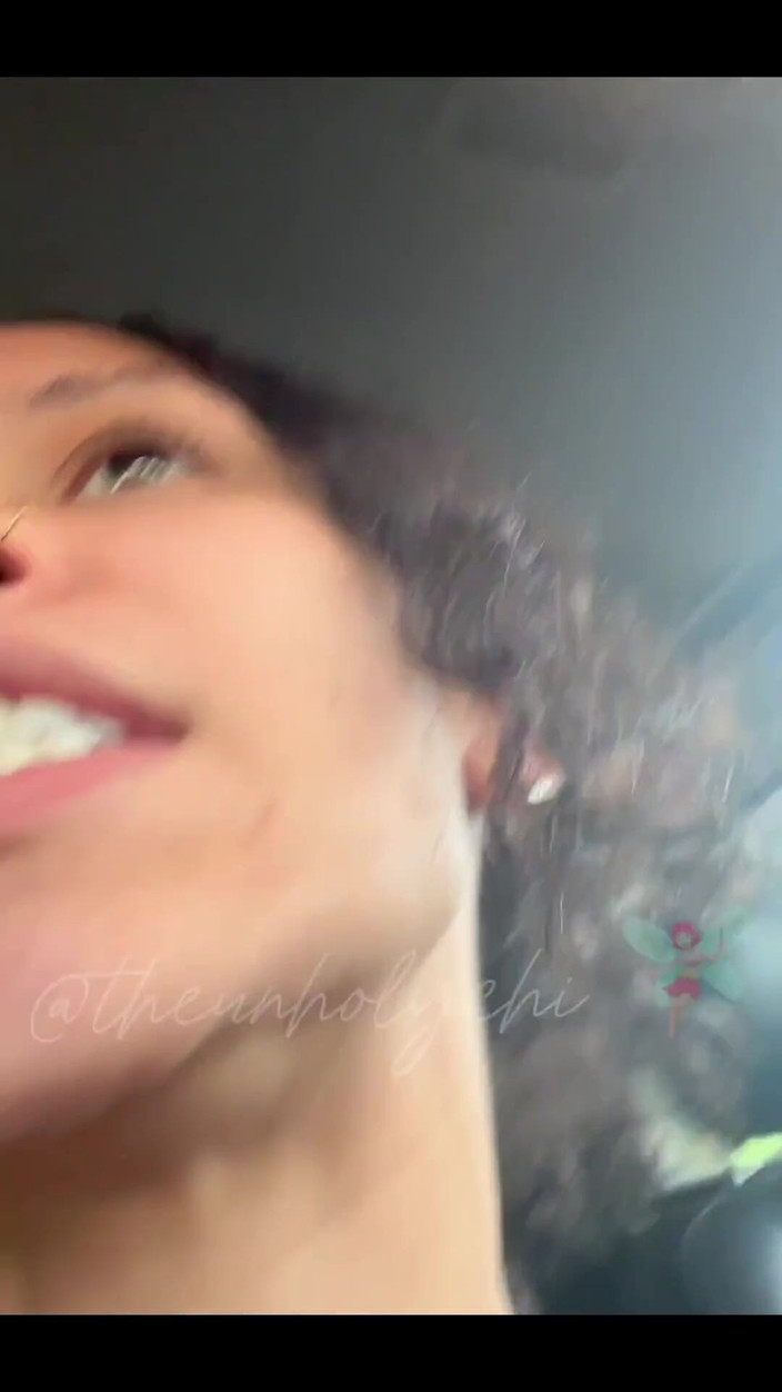 theunholychi: Napalona impulsywna i pokazująca się stopami! 