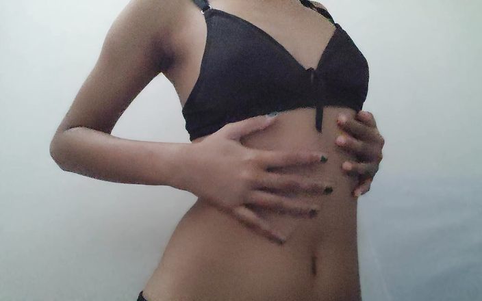 desigirl93: 18 साल की देसी लड़की चरमसुख में ऊँगली कर रही है हार्डकोर हस्तमैथुन