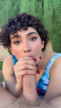 トランスの美女、フォクシー、アレックスが屋外フェラチオを私に - スティーブ・リックス