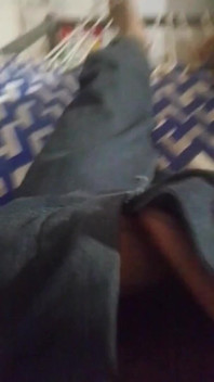 Regardez mes chers amis comme je pompe l’eau en trémousse mon pénis