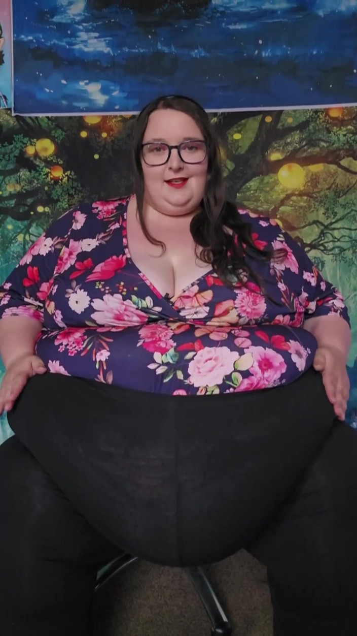 SSBBWLadyBrads: SSBBW srpen váží ve výsledcích