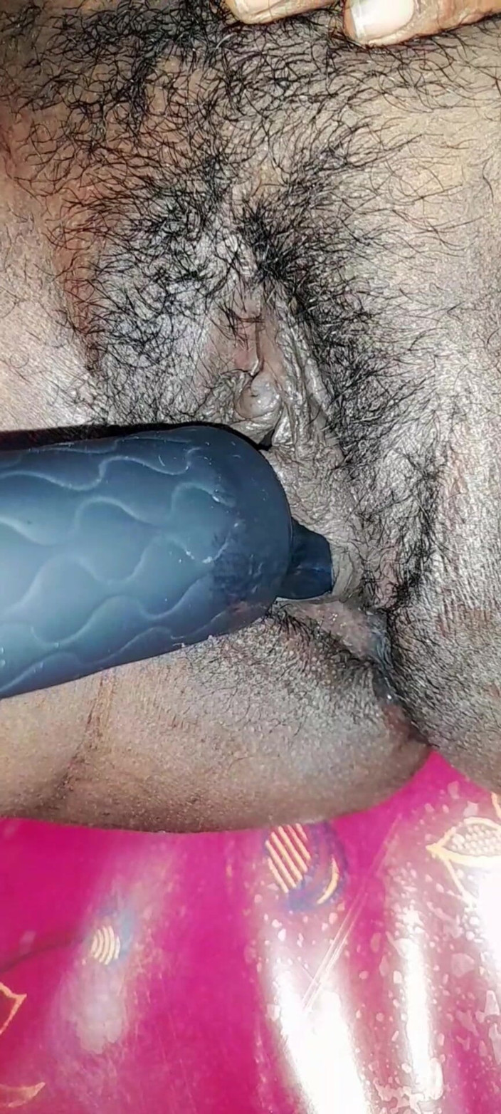 Desisouthcpl: Южно-индийская тамильская жена мастурбирует вибратором, а муж лижет хуй