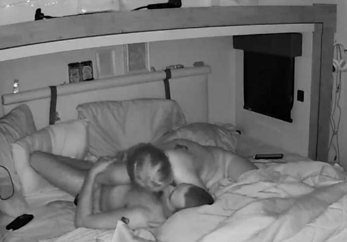 KittieNoOne: 그의 하드코어 자지를 빨아주지만 내 안에 사정한 다음 내 보지를 장난감으로 만들어 내 자신을 끝내줬어