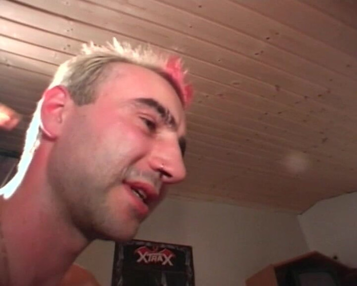 BB Video - Vintage Story: MiLF amatoriale tedesca in un trio FFm con grandi tette...