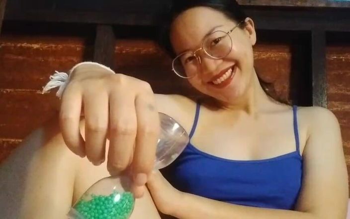 Thana 2023: Čínská sexy holka nadržená sólo kamera
