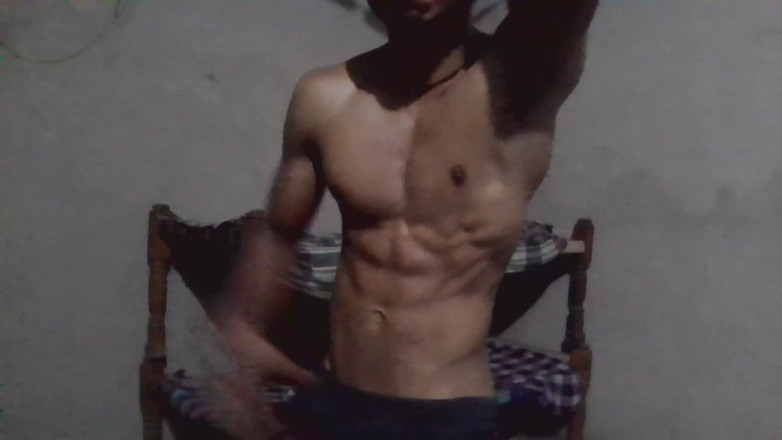 sexy_boy18Basket: Сексуальна тінка мастурбує