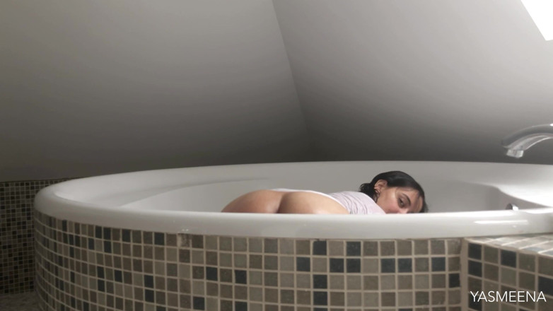 Yasmeena Ali: Shower Seduction with Pussy &amp; Ass Spreading