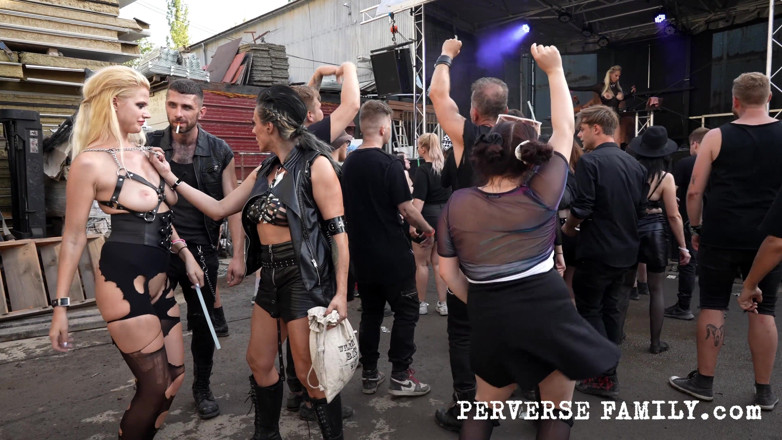 Perverse Family: Perverse Family 52.1 (musim 4): Hangat kotor untuk Techno